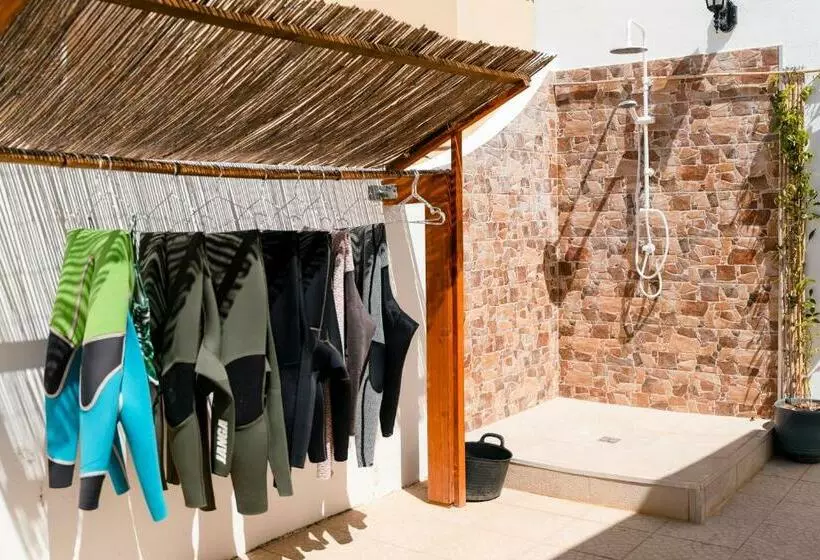 پانسیون Lemontree Eco Surfhouse