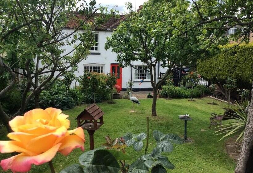 펜션 Swan Guest House London   Heathrow