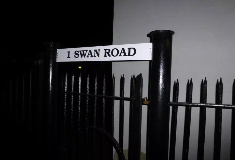 Majatalo Swan Guest House London   Heathrow