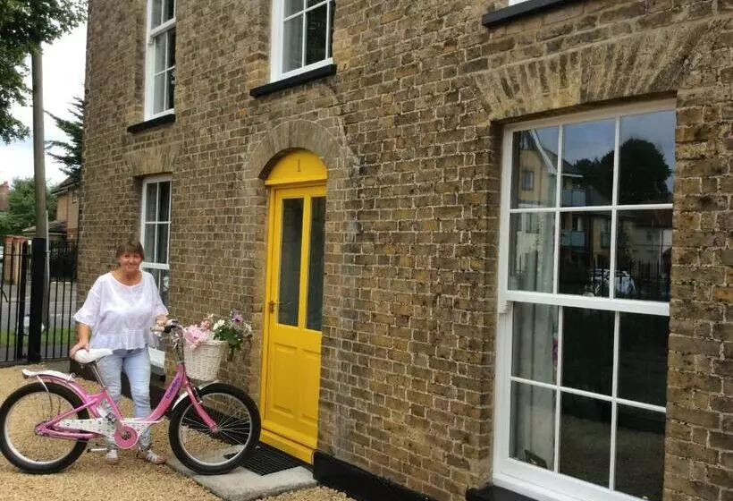 Majatalo Swan Guest House London   Heathrow