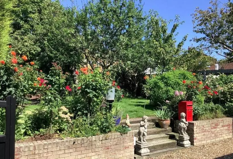 Majatalo Swan Guest House London   Heathrow