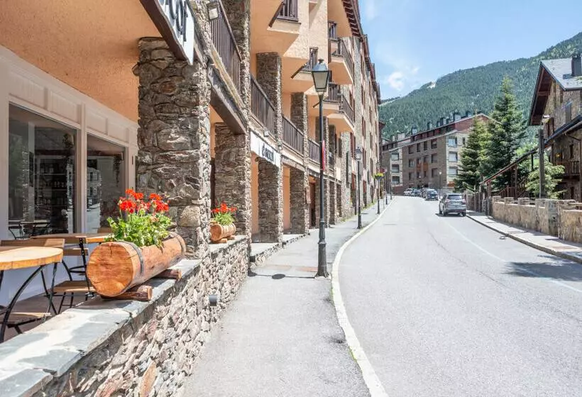 Apartamentos Tarter/ransol 3000