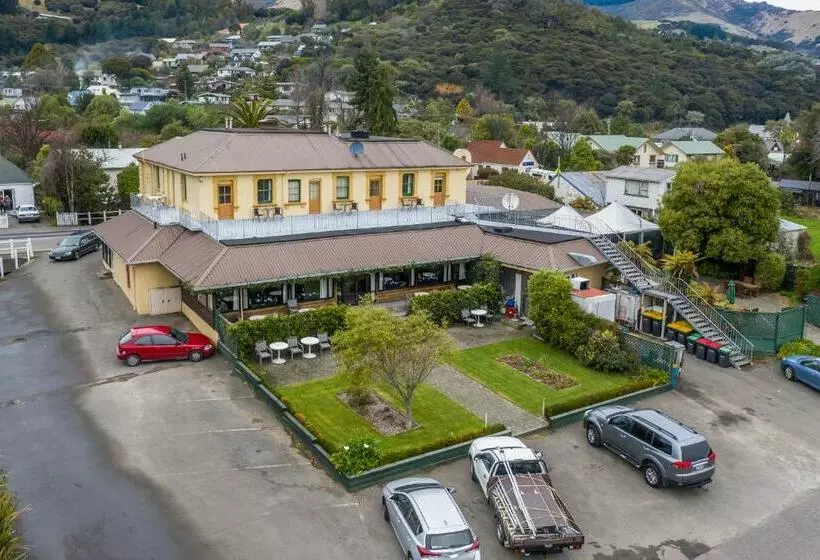 The Grand Hotel & Bar   Akaroa