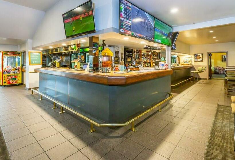 The Grand Hotel & Bar Akaroa