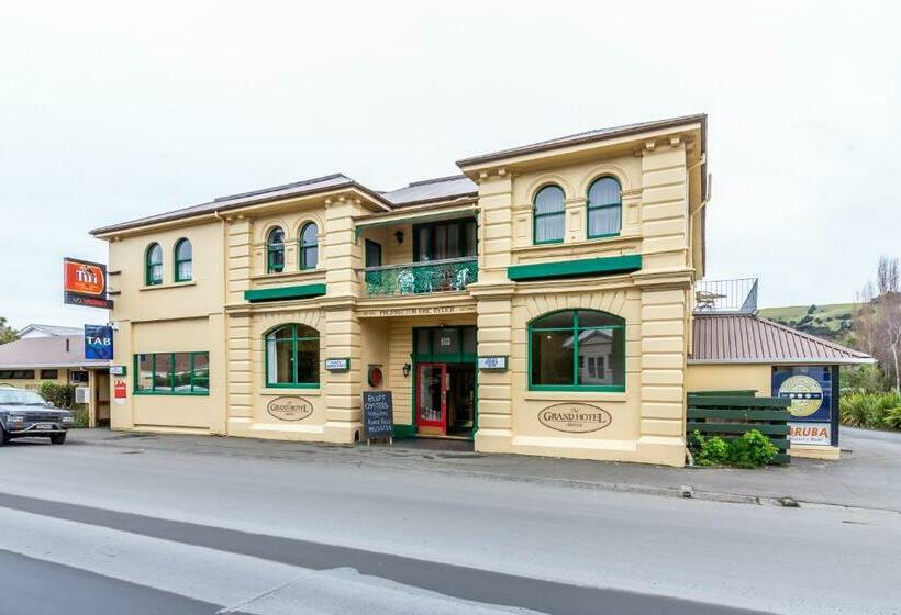 The Grand Hotel & Bar Akaroa