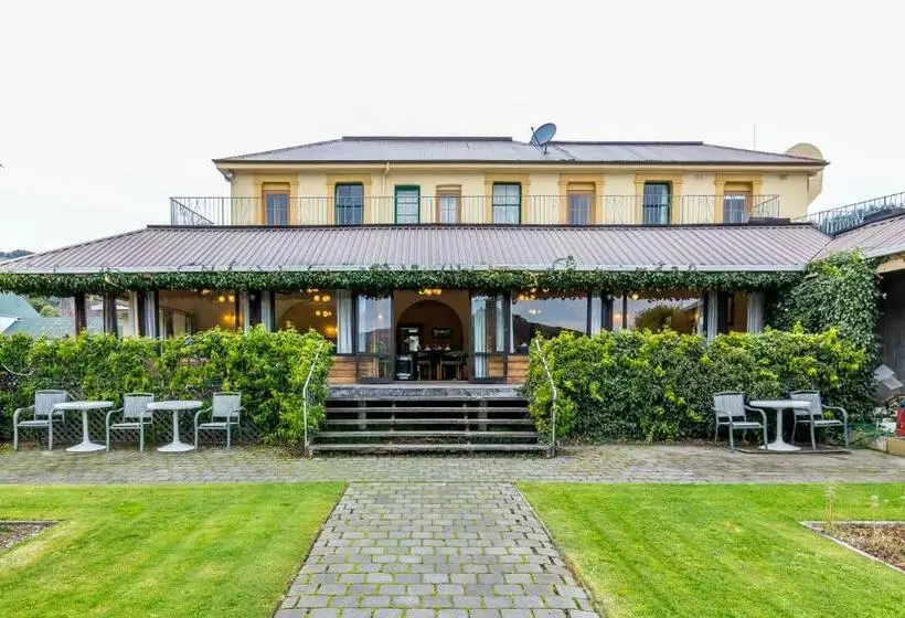 The Grand Hotel & Bar   Akaroa