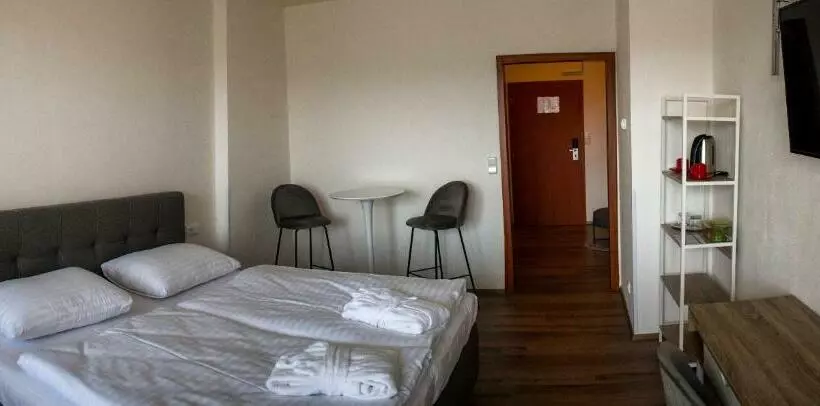 Ubytování Hanka V Hotelovém Pokoji C408 Top View