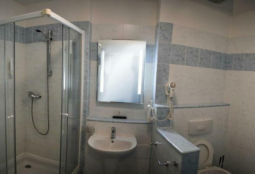 Ubytování Hanka V Hotelovém Pokoji C408 Top View