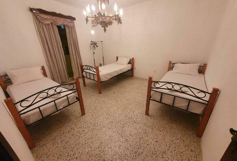 پانسیون Ave Maria Guest House