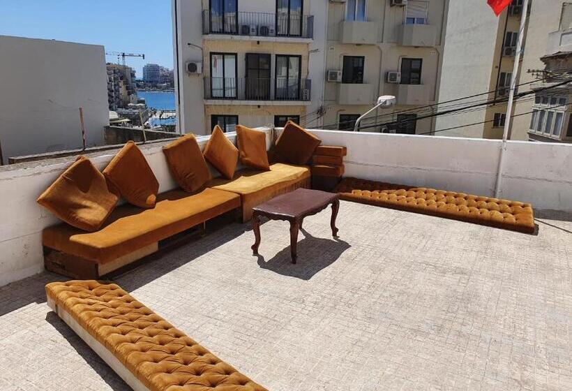 پانسیون Ave Maria Guest House