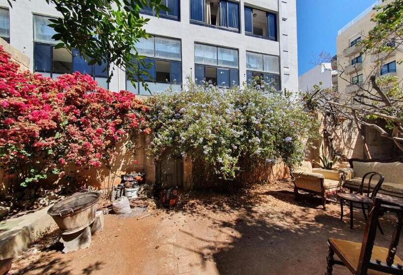 پانسیون Ave Maria Guest House