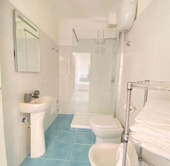 膳宿费 Villa Mariel Suites & Apartment