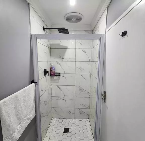 پانسیون Vusi S Guesthouse