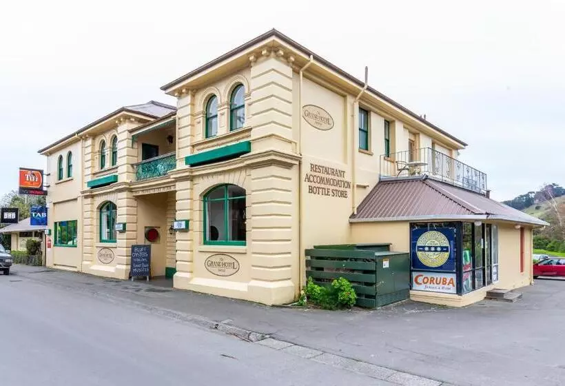 The Grand Hotel & Bar   Akaroa