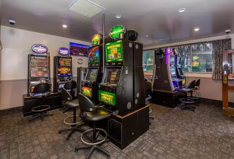 The Grand Hotel & Bar   Akaroa