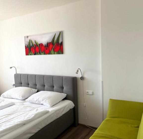 Ubytování Hanka V Hotelovém Pokoji C408 Top View