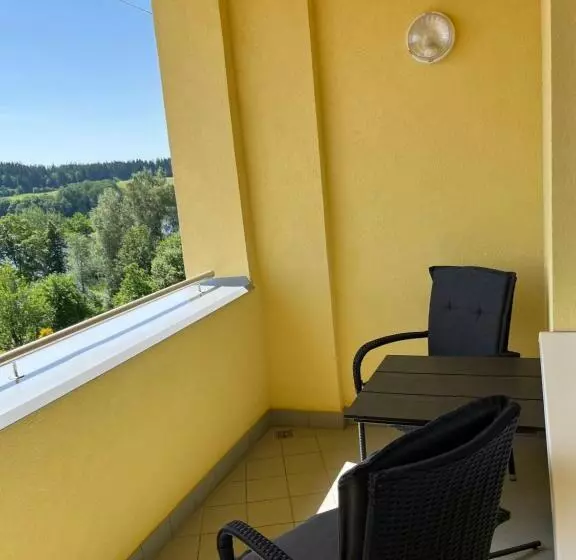 Ubytování Hanka V Hotelovém Pokoji C408 Top View