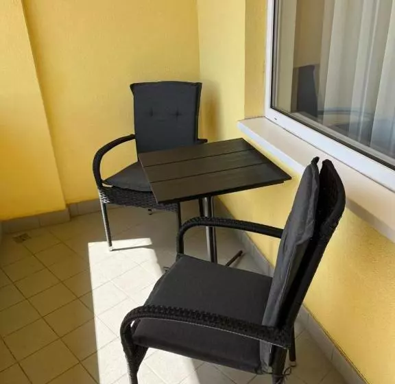 Ubytování Hanka V Hotelovém Pokoji C408 Top View