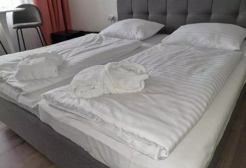 Ubytování Hanka V Hotelovém Pokoji C408 Top View