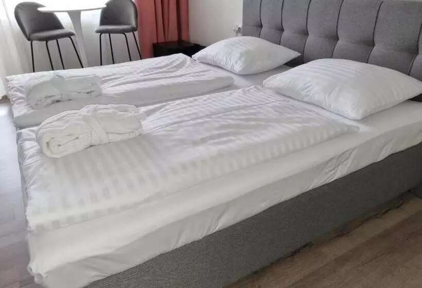 Ubytování Hanka V Hotelovém Pokoji C408 Top View