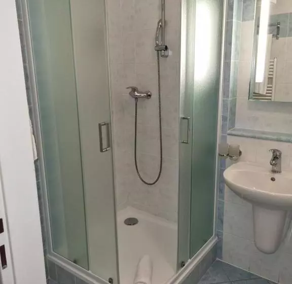 Ubytování Hanka V Hotelovém Pokoji C408 Top View