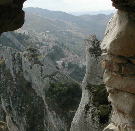 مبيت وإفطار Lupo