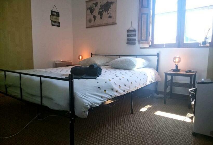 Bed and Breakfast Rooftop Face à La Cité  Rfc