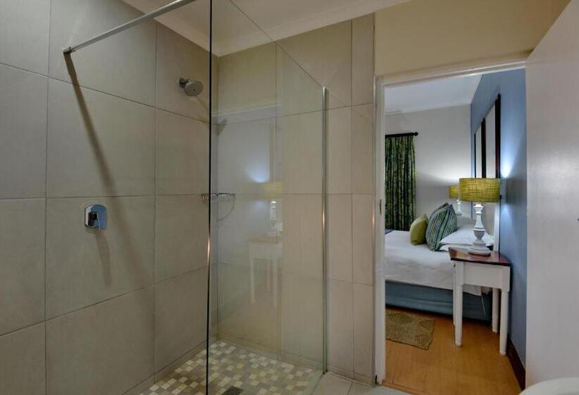 فندق Pumula Beach