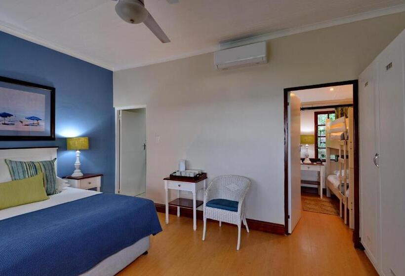 فندق Pumula Beach