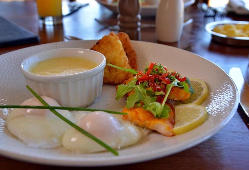 فندق Pumula Beach