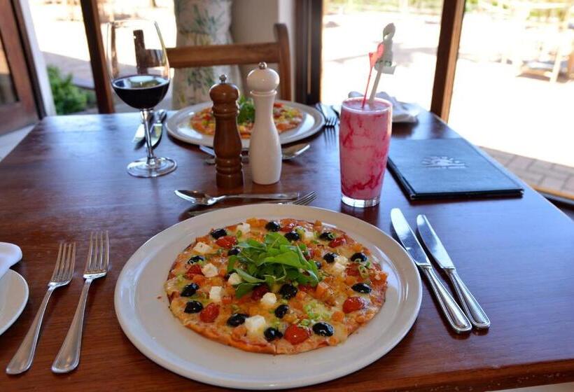 فندق Pumula Beach