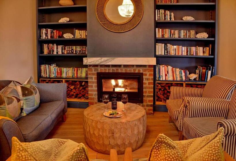 فندق Pumula Beach