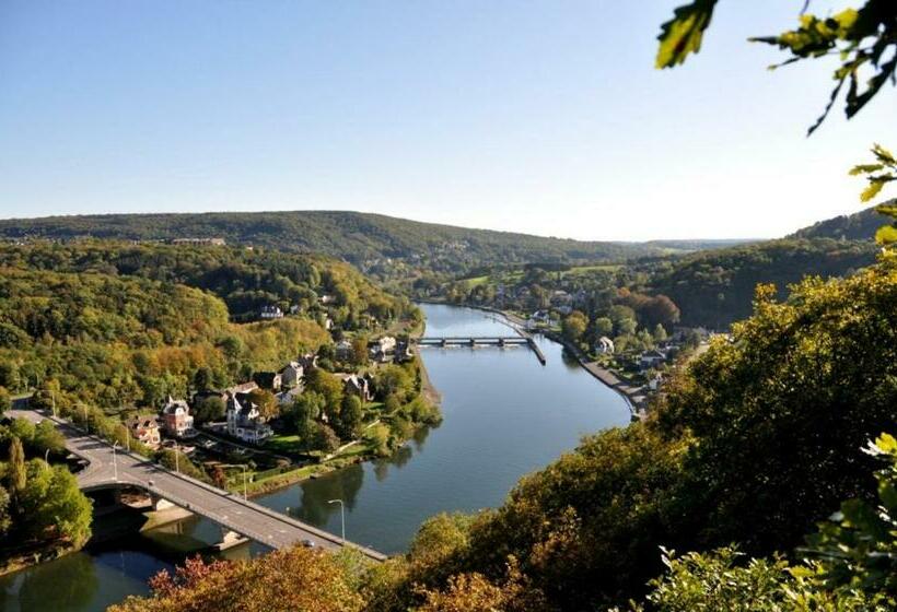 Пансион Au Fond Du Jardin