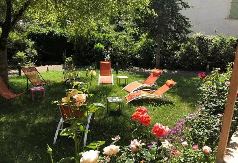 Majatalo La Vie En Roses