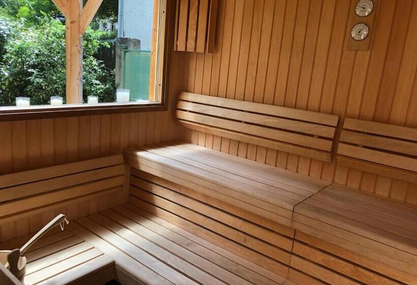 Пансион La Vie En Roses