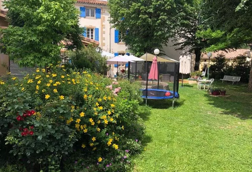 Majatalo La Vie En Roses