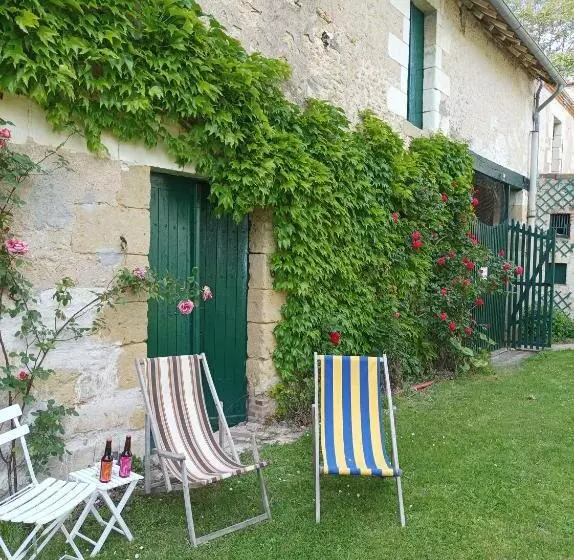 Majatalo Le Relais Des Roses  Chambres D Hôtes