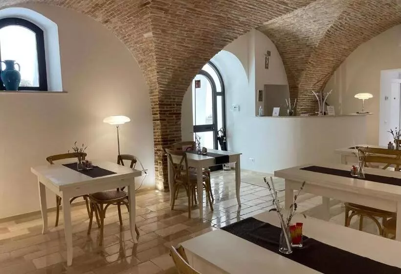 Majatalo Nina E Il Mare