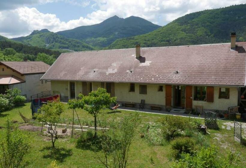 민박 Chambres Et Table D Hôte Le Petit Radis