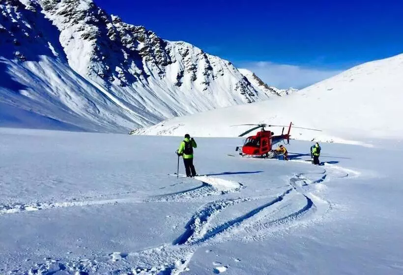 هتل De Gletscher