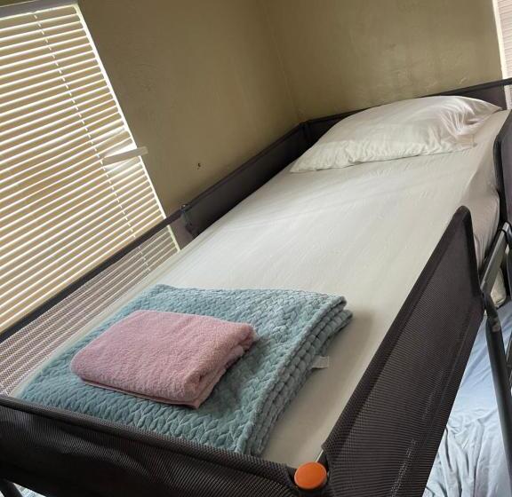 Miami Vibes Hostel Like Shared Room