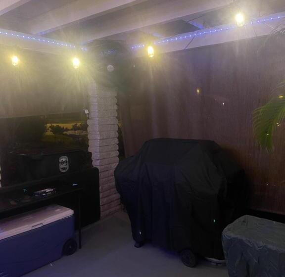 Miami Vibes Hostel Like Shared Room