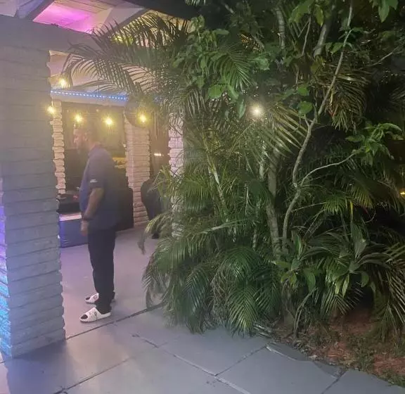 Miami Vibes Hostel Like Shared Room