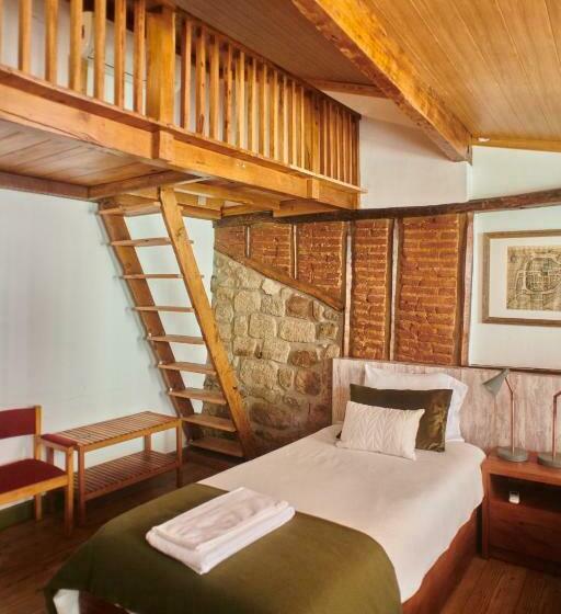 پانسیون Casa Da Praça Velha Guest House