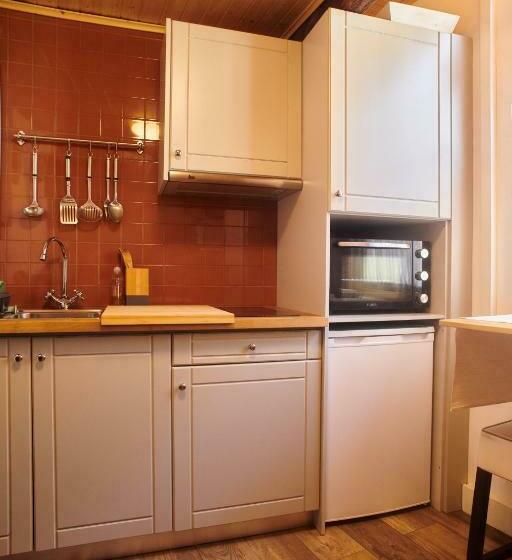 پانسیون Casa Da Praça Velha Guest House