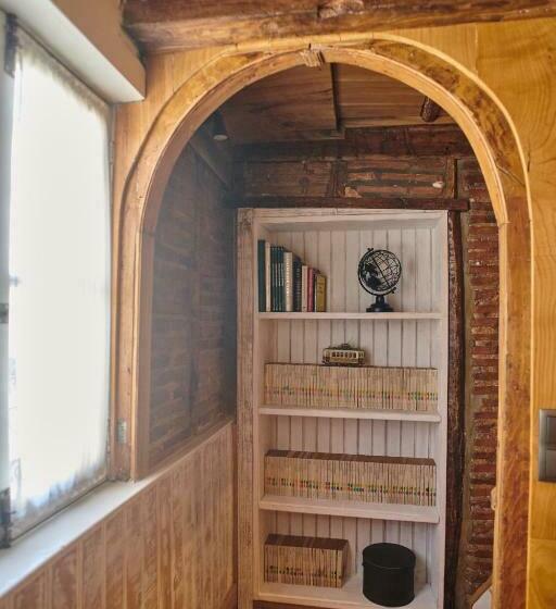 پانسیون Casa Da Praça Velha Guest House