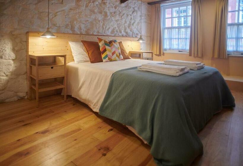 پانسیون Casa Da Praça Velha Guest House