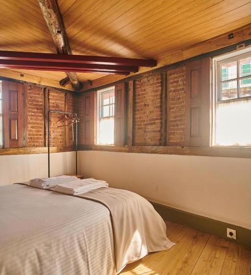 پانسیون Casa Da Praça Velha Guest House