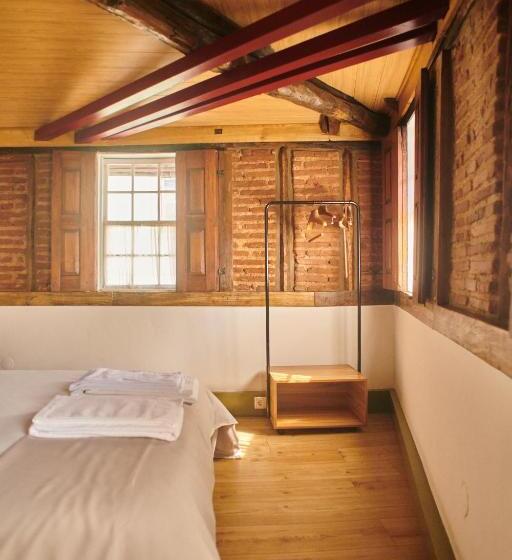 پانسیون Casa Da Praça Velha Guest House