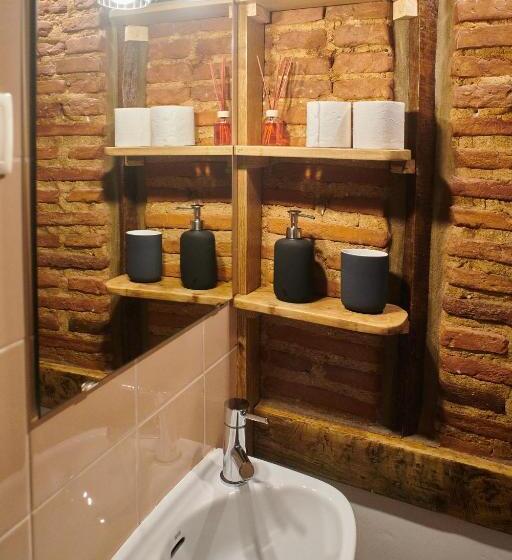 پانسیون Casa Da Praça Velha Guest House